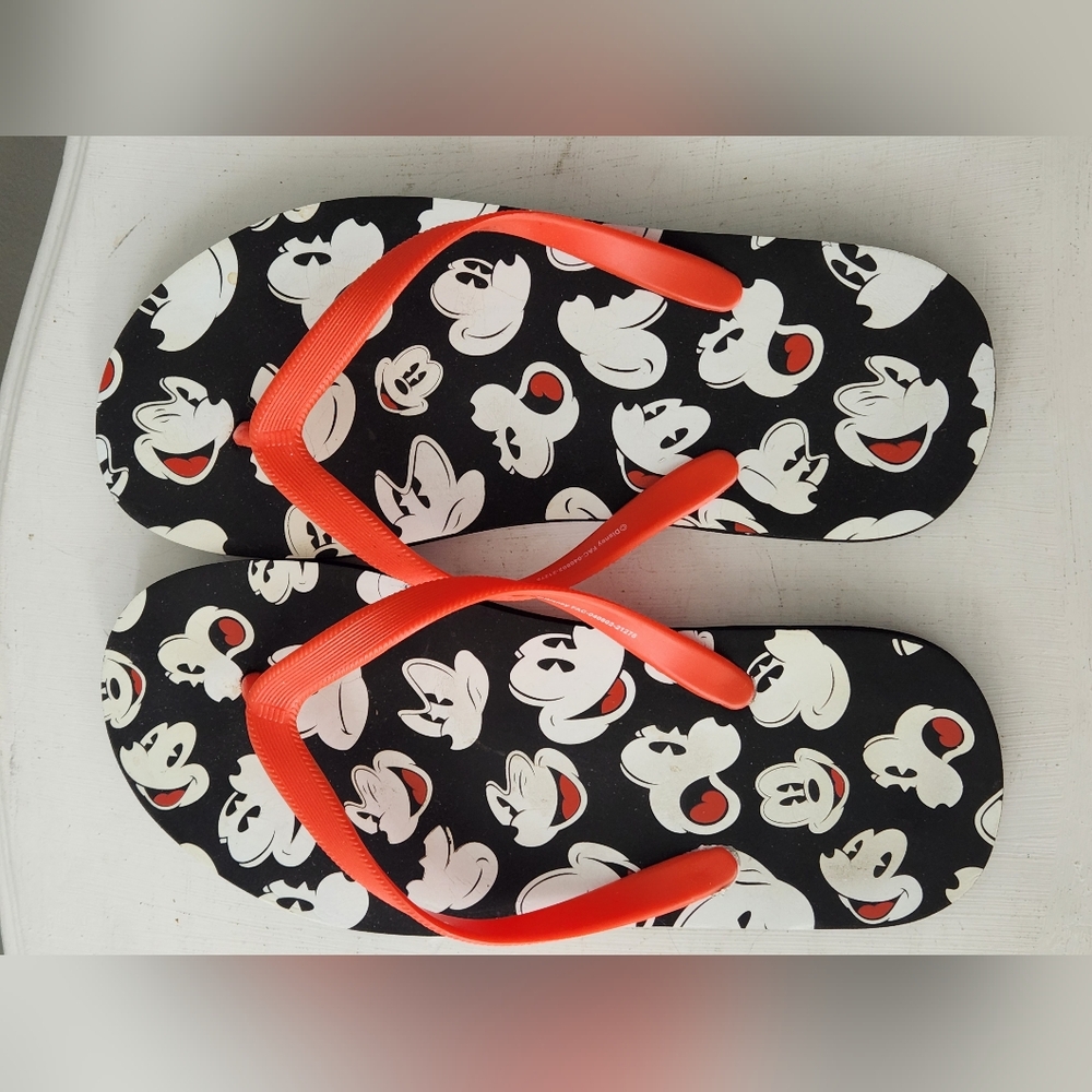 Disney Parks Mickey Mouse Flip Flops Men's 6-7/Women's 8-9 - Worn Once - Picture 5 of 8